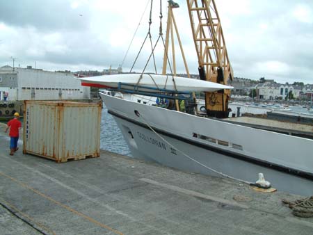 Scillionian III - loading 2